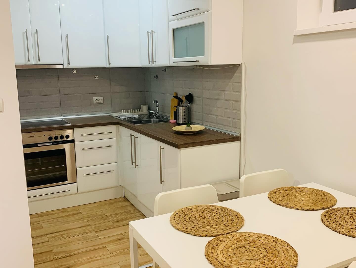 Kako mogu da rezervišem apartman?